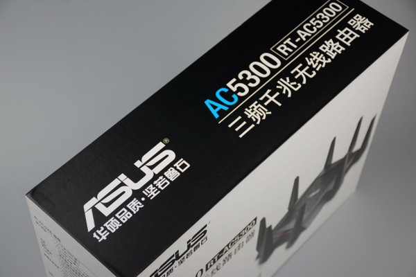 华硕RT-AC5300,拥有八只天线的路由器